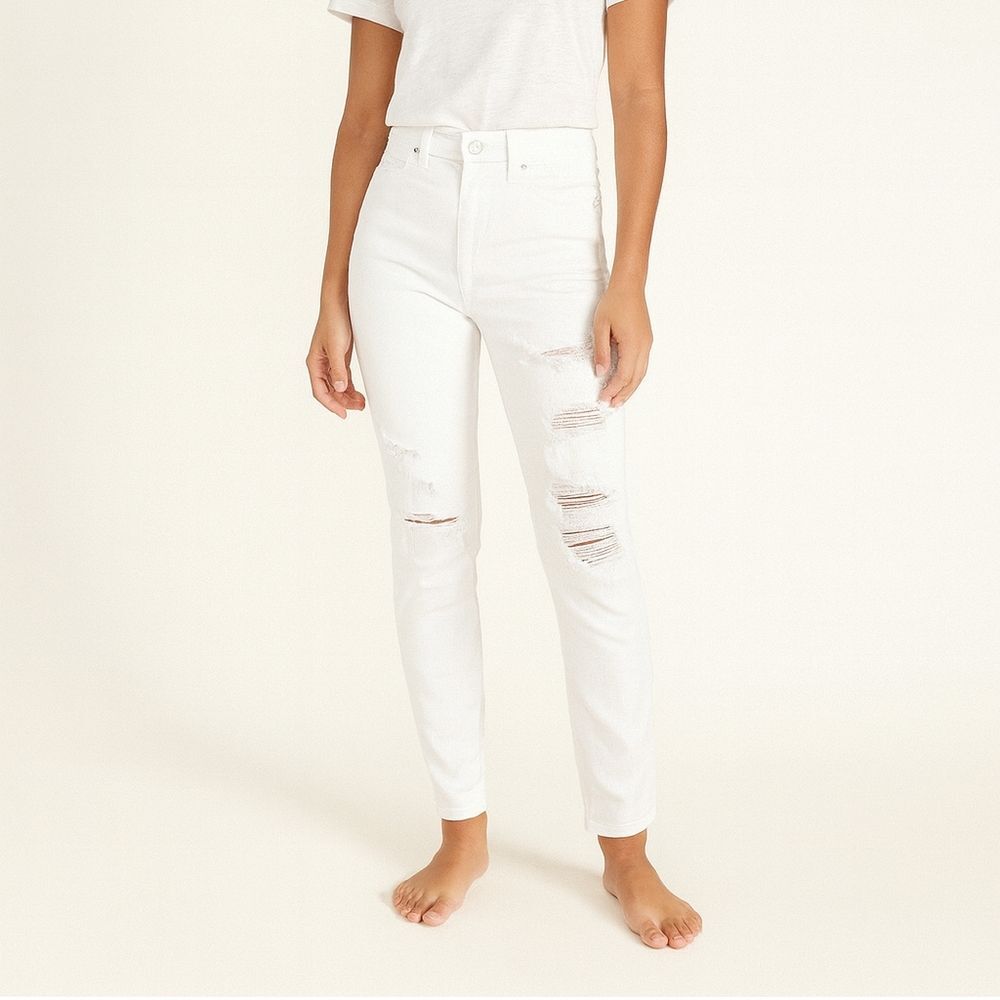 NWT Skinny Lightly Distressed White Jeans 24 High Rise 90s Preppy Coastal Trendy